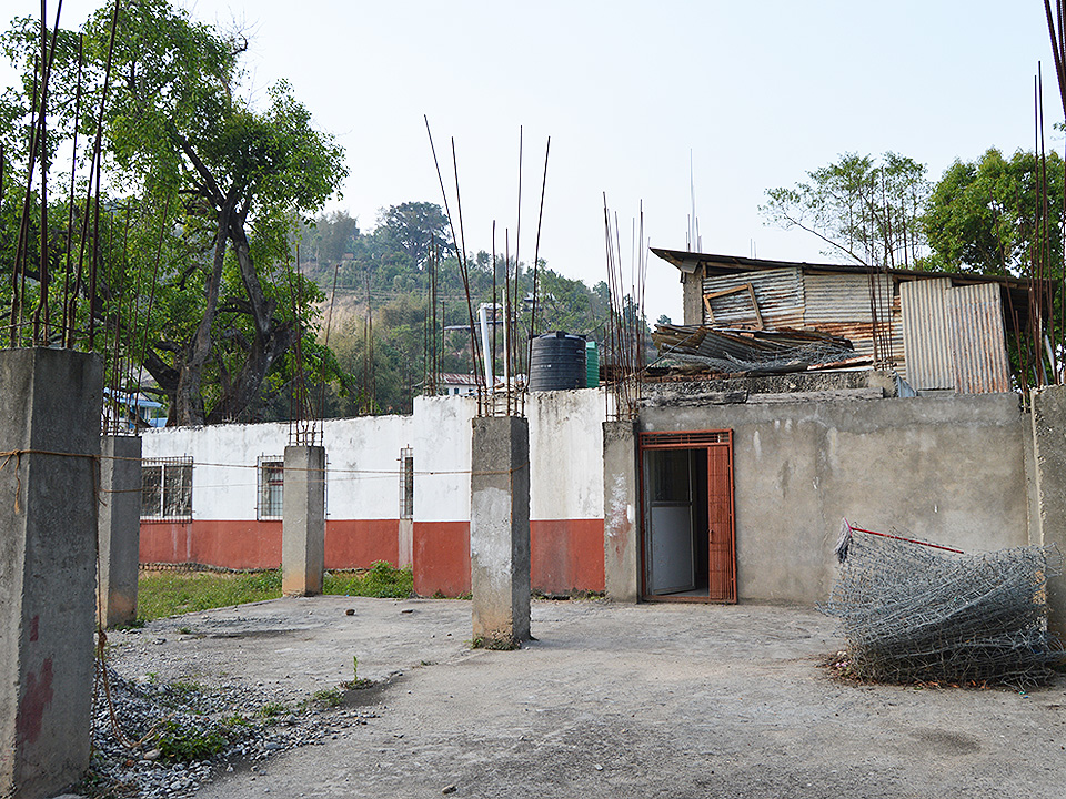 Das Eye Care Center Bhojpur noch im Rohbau Das Eye Care Center Bhojpur noch im Rohbau