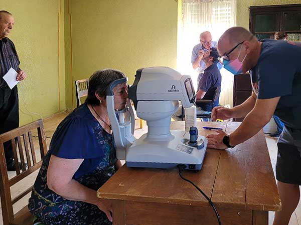 Augenscreening mit Rodenstock Auto-Refraktometer, Roades, Rumänien 2022