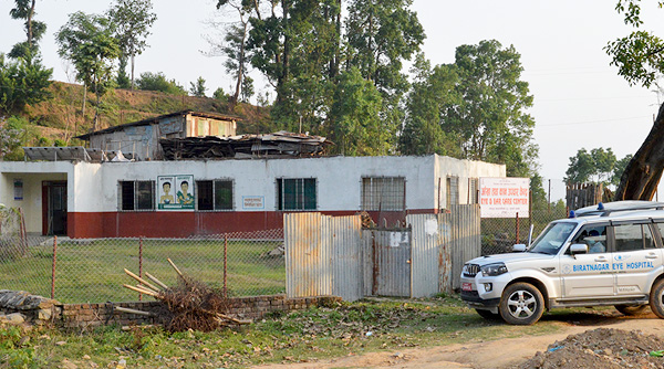 Außenansicht des Bhojpur Eye Care Centers, Nepal