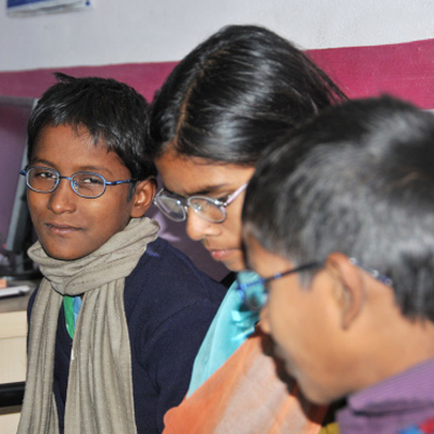 In Nepal können 10 schul-Screeing-Camps durchgeführt werden um Sehfehler bei Kindern frühzeitig zu erkennen und behandeln zu können.
